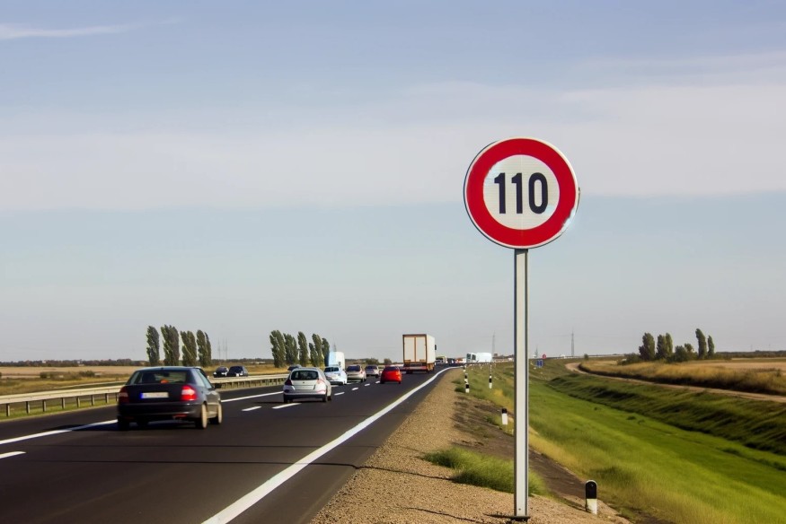 С 1 мая на отдельных латвийских дорогах увеличится допустимая скорость движения
